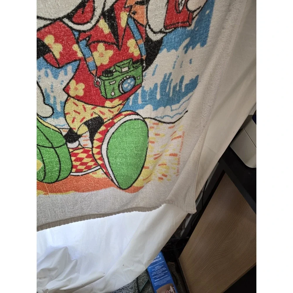 Franco Walt Disney Productions Mickey Mouse Beach Towel VTG Radio SunG. Bag Cam.